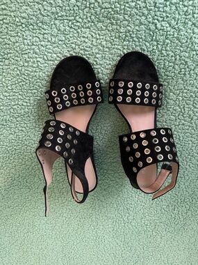Eva and Zoe black metal chunky heels size 9
